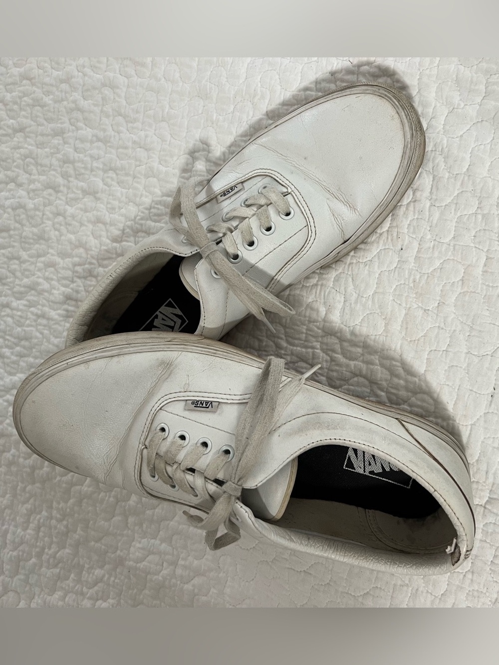 VANS  Men’s Leather White Low Top Leather Sneakers
